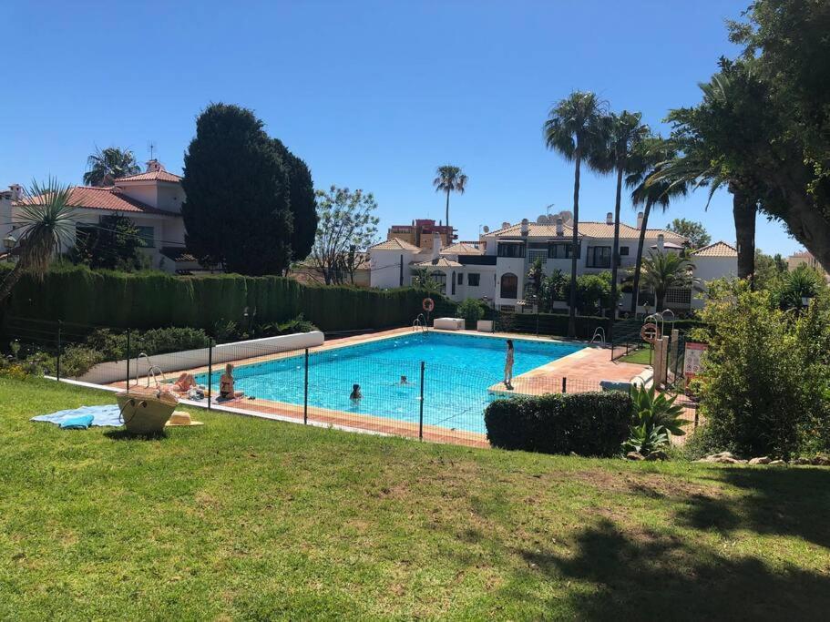 Apartamento Torremolinos 5 Personas + Parking + Piscina Todo El Ano Buitenkant foto